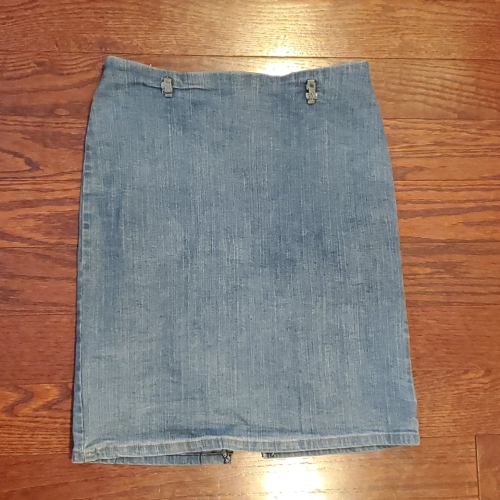 Stretchy jean pencil skirt